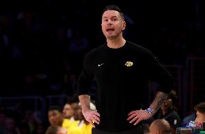 九游体育官网-雷迪克谈失利：对手末节三分14中11 最后几秒连着投进了3个三分